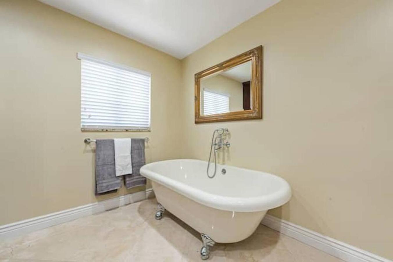 Home With Pool By Pmi Unit 263 Форт Лодърдейл Екстериор снимка